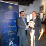 Pasqualino Bongiovanni riceve il Premio Professionisti di Calabria nel Mondo – Castello G. Murat – Pizzo – 2012 (Filippo Maria Aliquò e Pasqualino Bongiovanni)